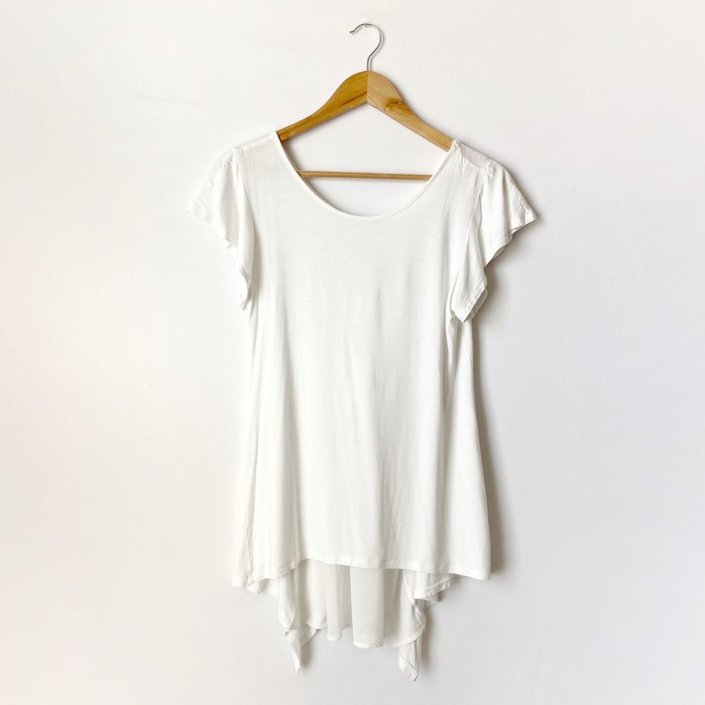 Pebble and Stone White Sheer V-Back Shirt M